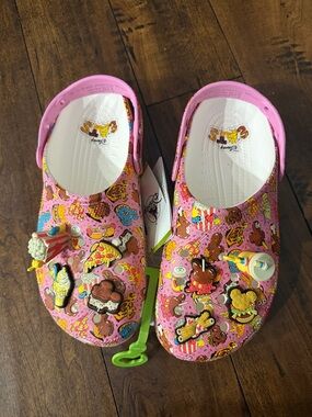 2024 Disney Eats Pink Mickey Snacks Pretzel Dole Whip Clogs CROCS W10/M8 NWT